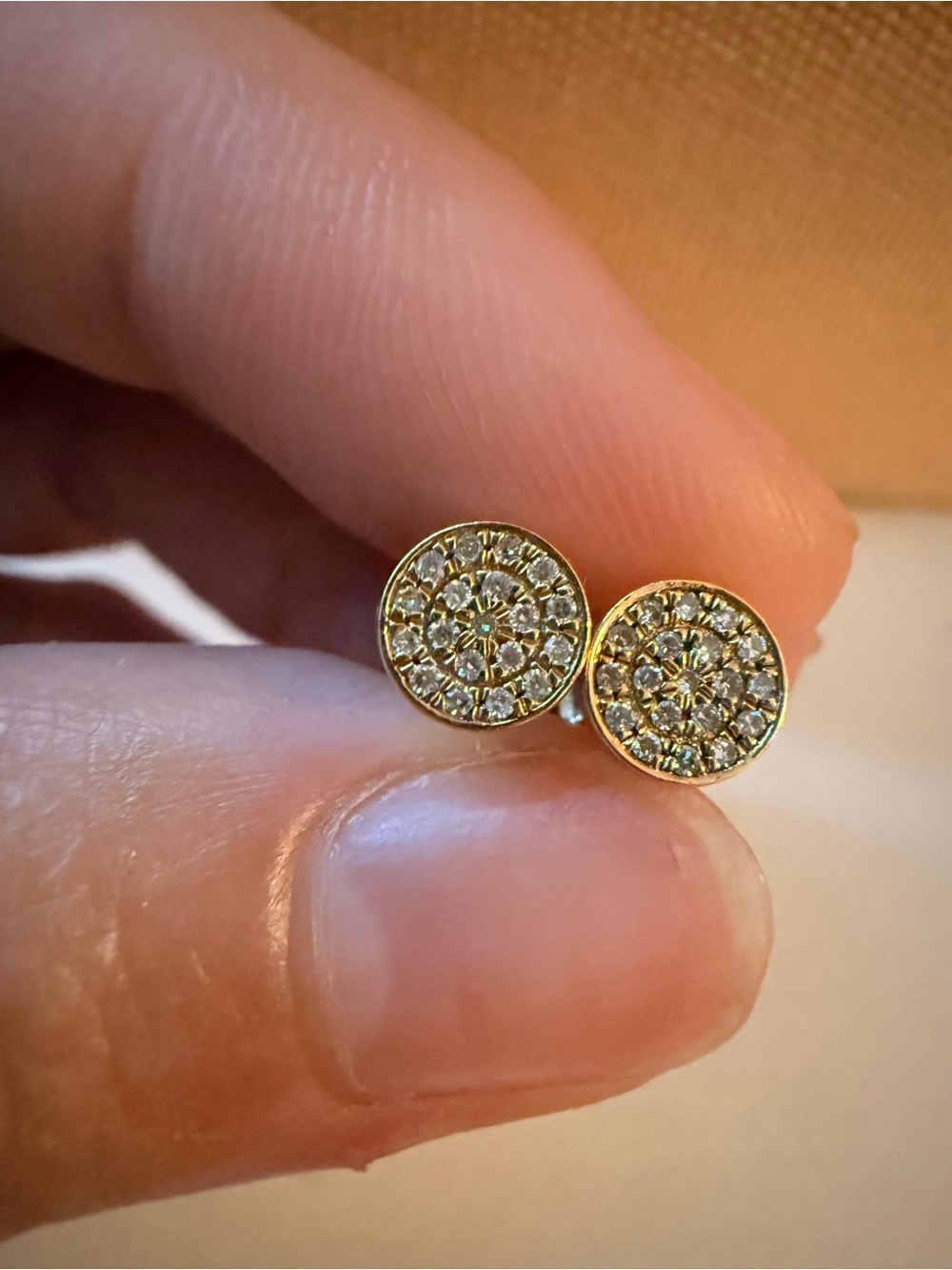 14kt Gold Diamond Pavé Round Stud Earrings - pushbacks